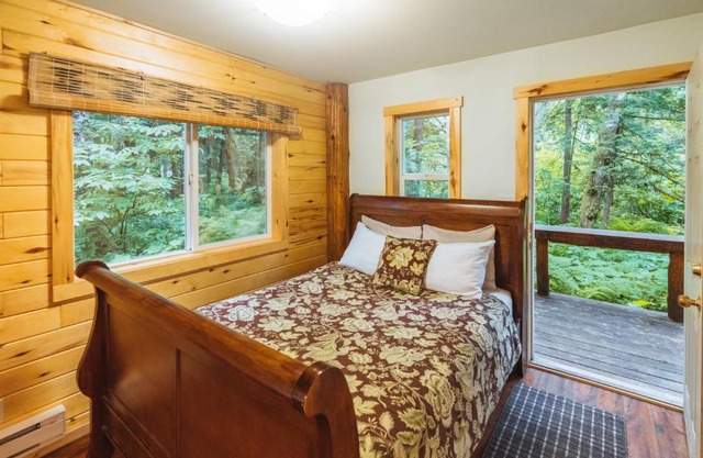 Bella Coola Grizzly Tours and Resort