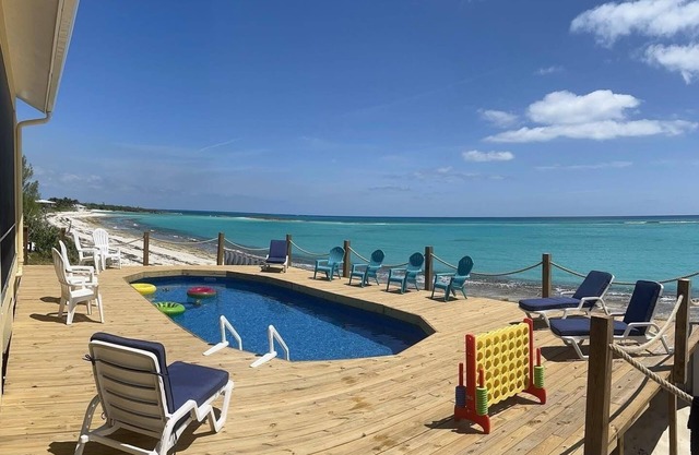 Bella Mare' : Bahamas Oceanfront Rental with Large Hot Tub and Pool.