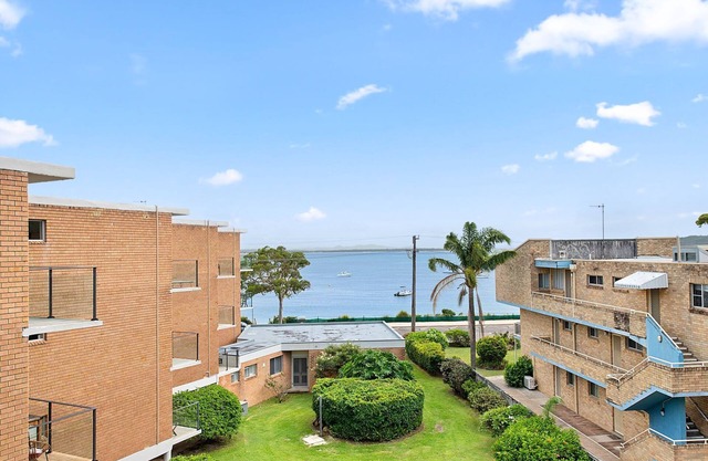 Bella Vista, Unit 20/19 Shoal Bay Road - 2-bedroom unit with water and national park views