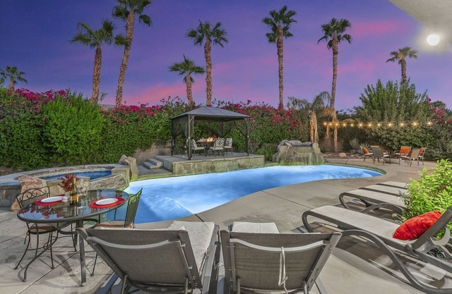 Bellagio: Pool, Spa, Pool Table, Ping Pong!