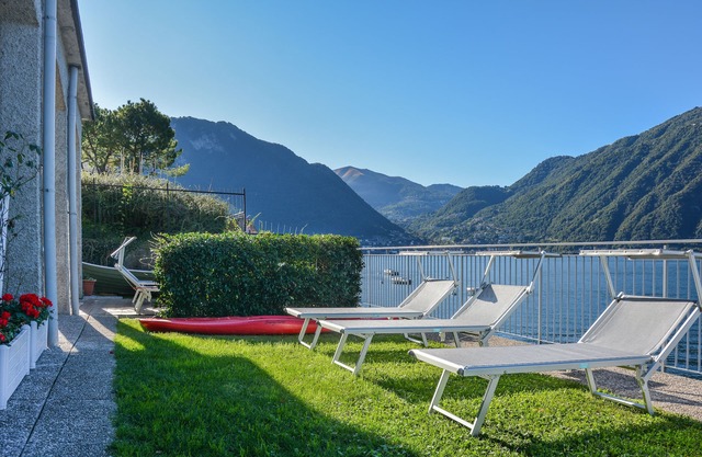 Bellagio Villas - Nabucco with garden directly on the Lake
