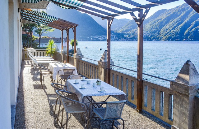 Bellagio Villas - Aida with large balcony directly on the lake