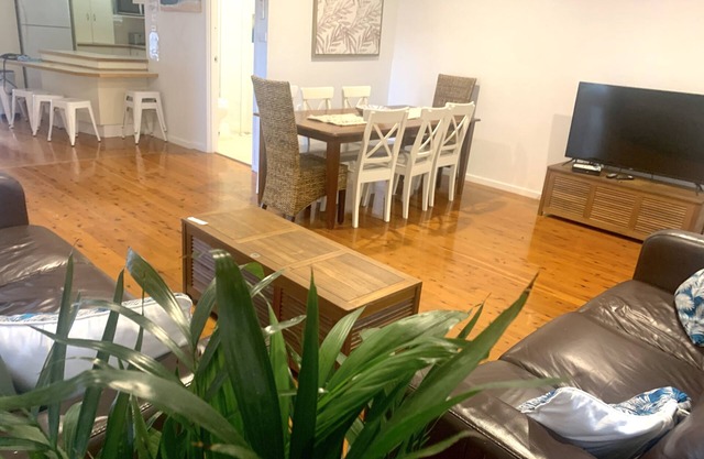 Bellambi Beach house - Special reduced holiday rates - Book now! Walk to beach
