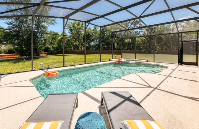 Bellavida Resort 6BR Villa w/Relaxing Pool, Spa & Movies near Disney