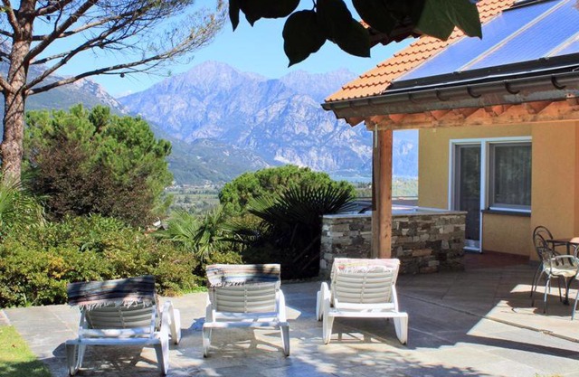 Bellavista I Garten Ferienwohnung mit Pool