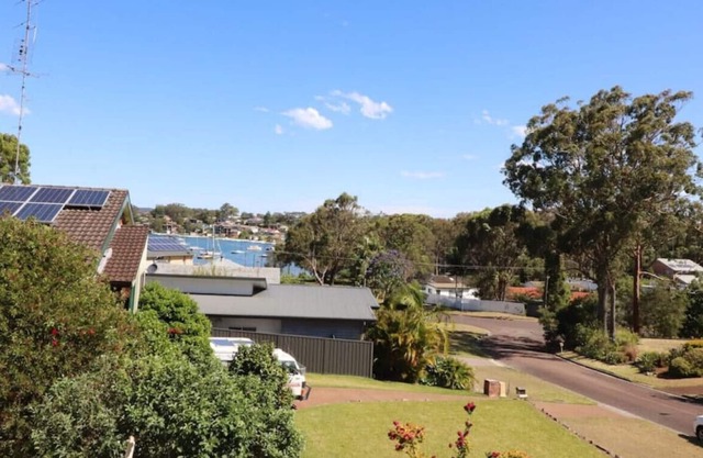 Bellavista - outdoor dog friendly lake views