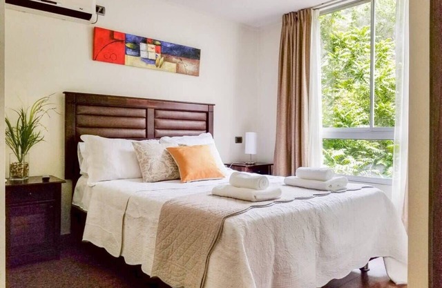 Bellavista Spotlight 1BR Apt - w/Parking & A/C
