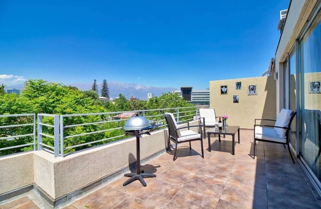 Bellavista Terrace, BBQ, Parking, AC & City view