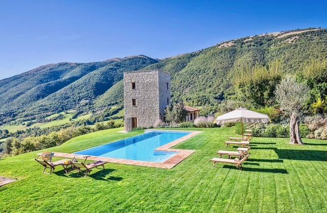 BELLAVISTA - Three Bedroom Villa, Sleeps 8