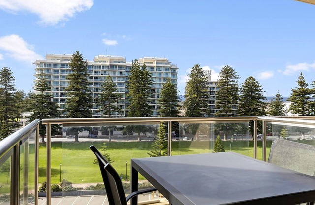 Belle Escapes - Seacrets at Glenelg