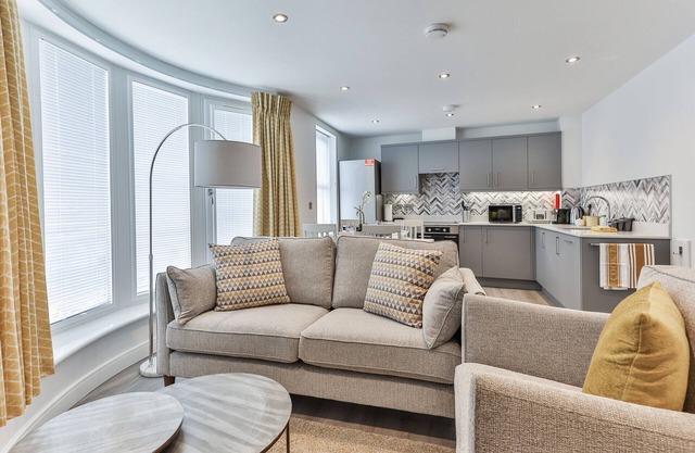 Belle House, Apt 3