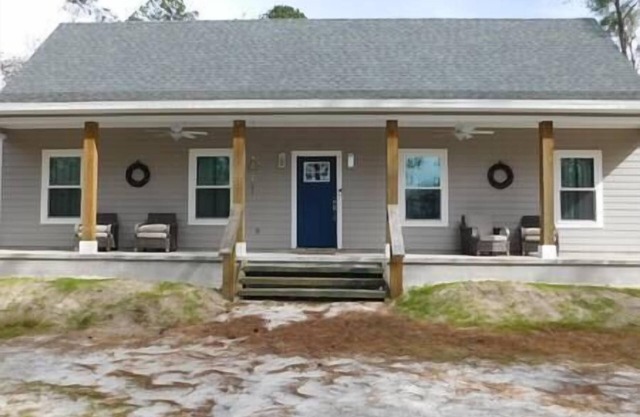 Belle Pines Retreat - Pine Shaded Hideaway