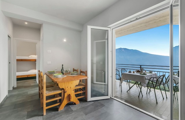 Bellevue Modern Apartment 10, Tremosine, Italy