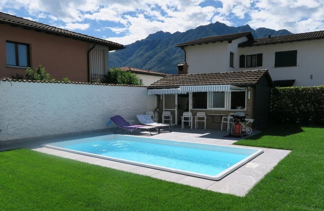 Bellinzona by the Pool - Ca dal Virgi Swisshomebnb