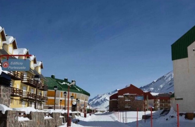 Bello Departamento Todo Equipado con Vistas a las Montañas Nevadas en Invierno