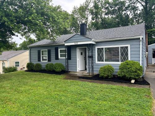 Bellwood 2 bed family house w 2 living areas Superhost