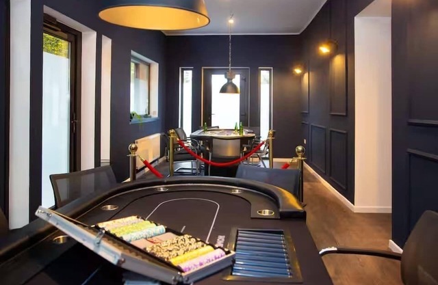 Belmonte Whirlpool-Sauna-Billard-Kicker-Kino