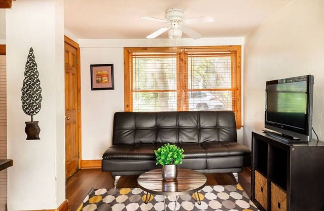 Belong Downtown 1br 1ba