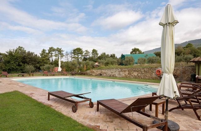 Belvilla by OYO Ancient village with swimming pool