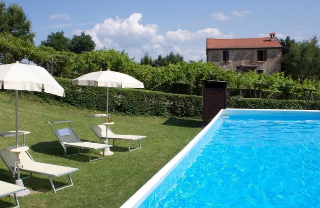 Belvilla by OYO Apartment in Sassoleone with Pool