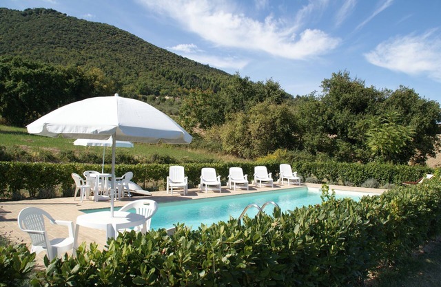 Belvilla by OYO Spacious VIlla in Treia with Pool