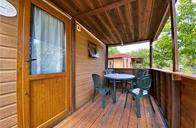 Belvilla by OYO Lovely bungalow with a shared pool