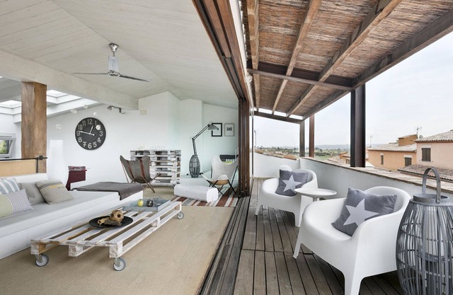 Belvilla by OYO Pink House