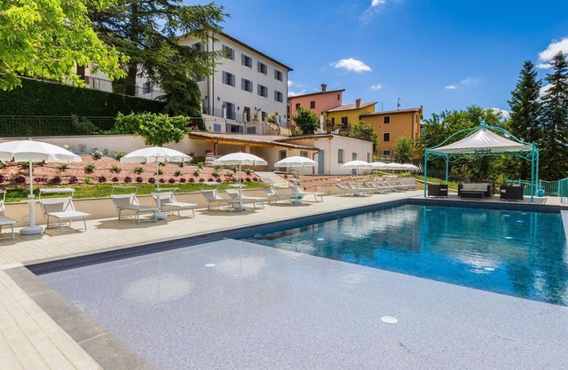 Belvilla by OYO Villa Cedro