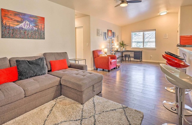 Bend Townhome: Pilot Butte State Park Access!