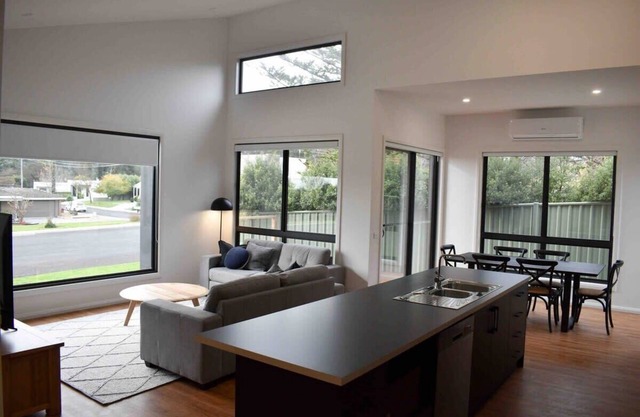 Bendigo home, 5 minute drive to CBD