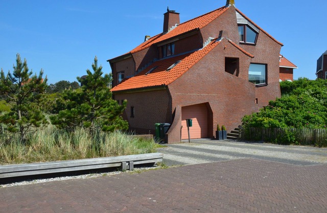 BERGEN AAN ZEE: beautiful, large holiday home near the beach! Only 2 min. walk