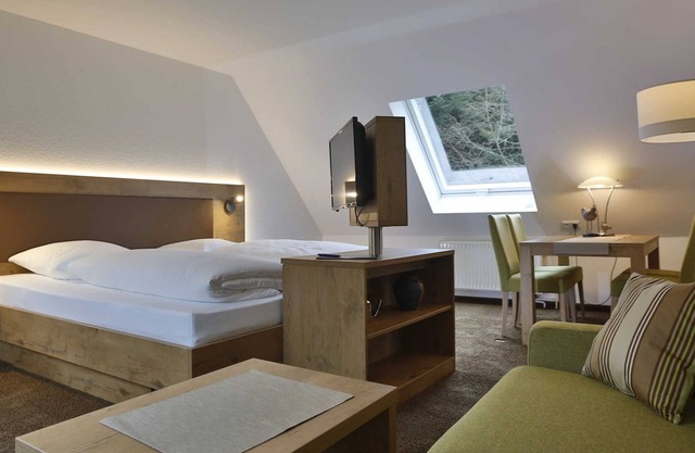 Berggasthof Linde - double room with WC and shower / bath incl. breakfast