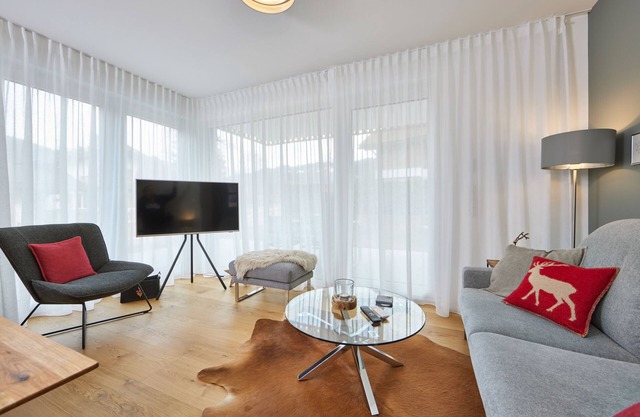 BergZeit - Modern ground floor flat with garden