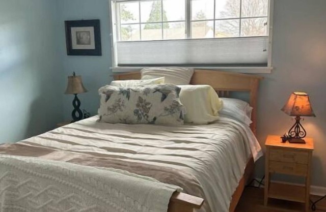 Berkeley Park Charmer! Lovely cottage home. Convenient and quiet location.
