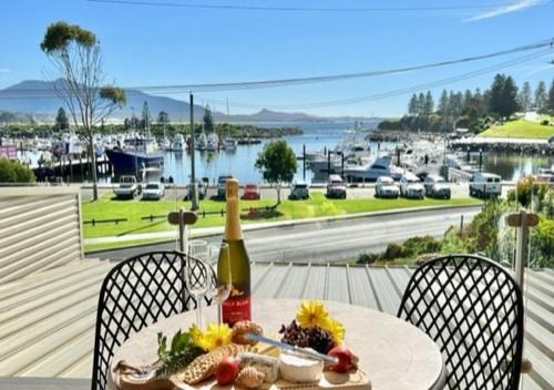 Bermagui Stays - 2 bedroom Apartment - Amazing views & location