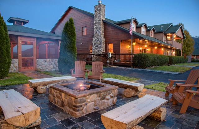 Berry Springs Lodge
