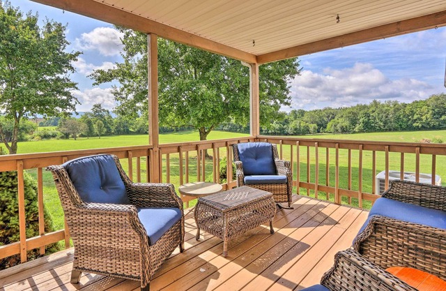 Berryville Home Near Wineries: Mountain Views