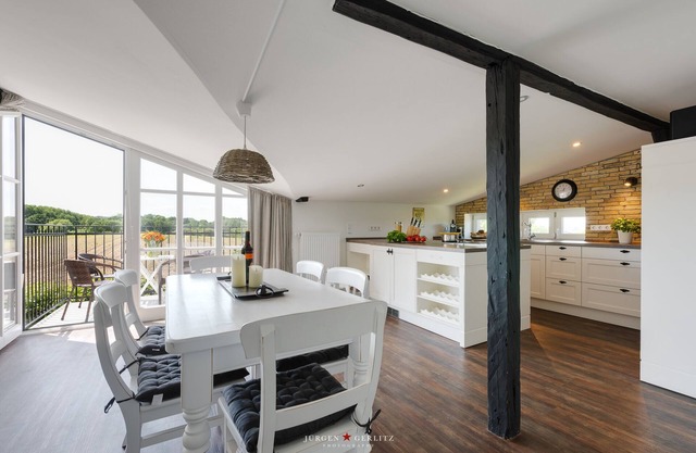 Berth 1 - balcony, garden furniture, fireplace, shower, bathtub, washing machine