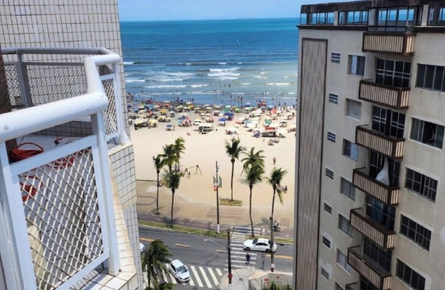 Best 3 bedroom apt. in PRAIA GRANDE-SP, 11 people acomm. Internet, laundry.&+