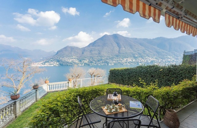 Besana 9 On the Lake - Private Garden & Parking by Rent all Como