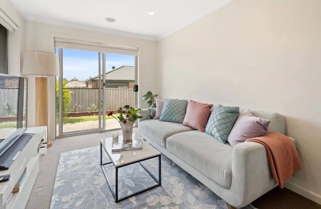 Bespoke Modern Home Self Check-In & Parking