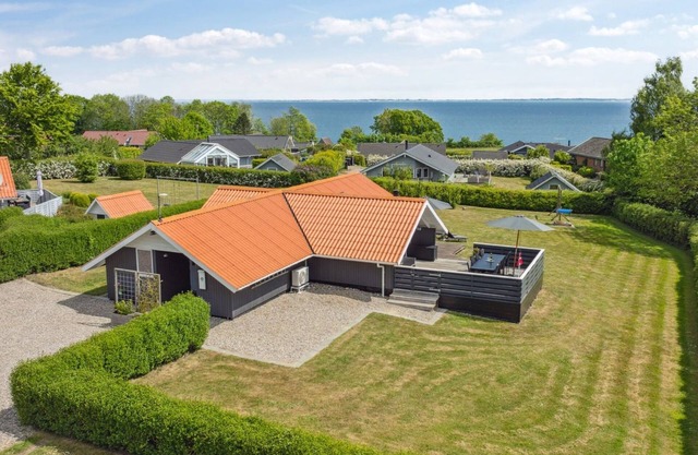 "Bessi" - 200m from the sea by Interhome