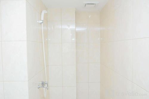 Best and Relax 2BR Springlake Summarecon Apartment By Travelio