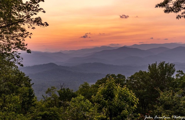 Best Blue Ridge SUNSET VIEW in Brevard! Cabin on 12 acres, Firepit, Dogs Welcome