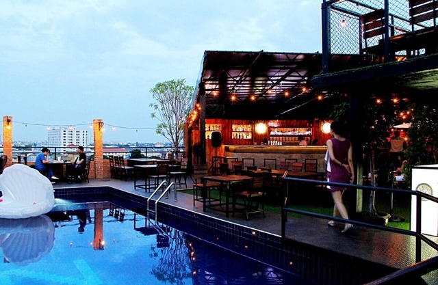 Best City Center Ekamai Sukhumvit Newly Renovated 1 Bedroom + Living Area 60 Sqm