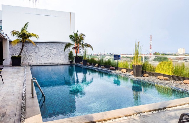 Best Deal And Cozy Stay Studio At The Square Surabaya Apartment