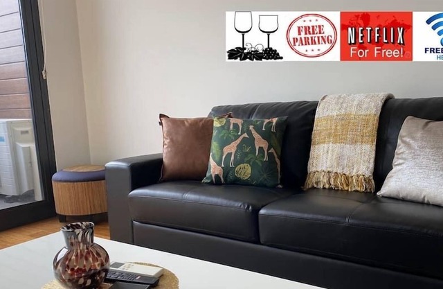 Best Location Airport City River Marina Park&Wine