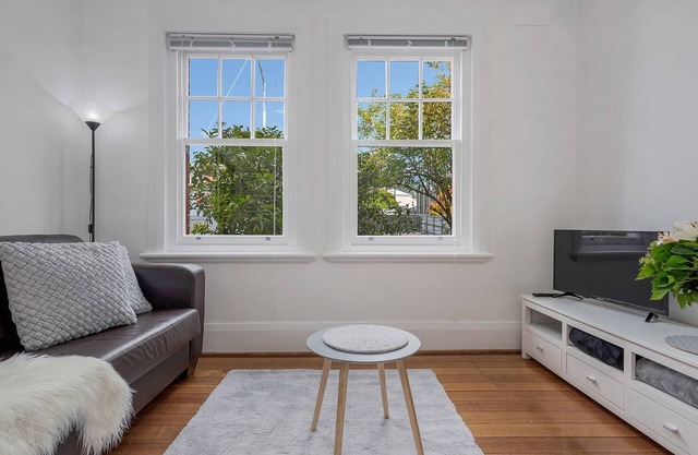 Best on Letitia Central spacious stylish sleeps 6