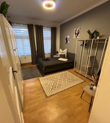 Best Preis Stadtperle 1- Stadtzentrum Wittenberge Modernes Ambiente max 3 Personen Einzelzimmer voll ausgestattet mit MagentaTV, WLAN, Waschmaschine