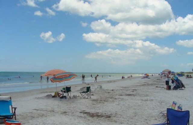 BEST PRICE & CONDOS IN BAREFOOT BEACH RESORT - UNIT E213 - Very Bright End Unit